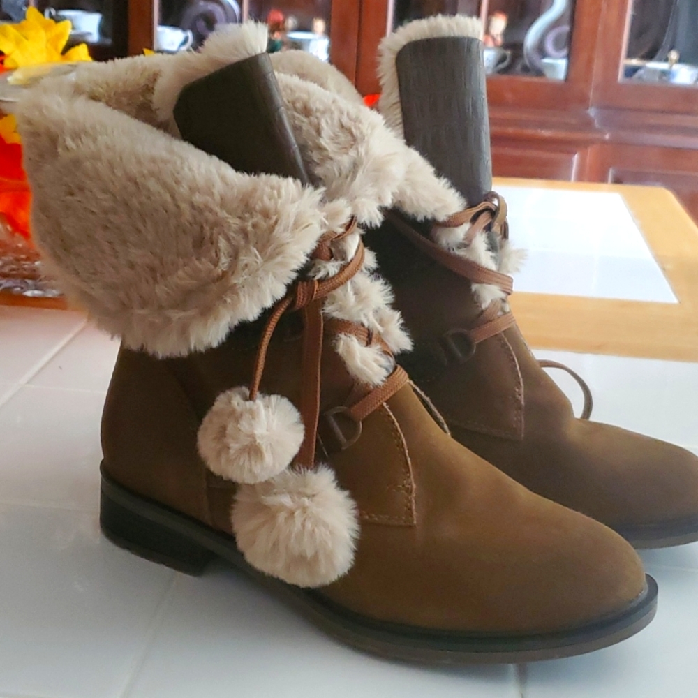 Fur boots